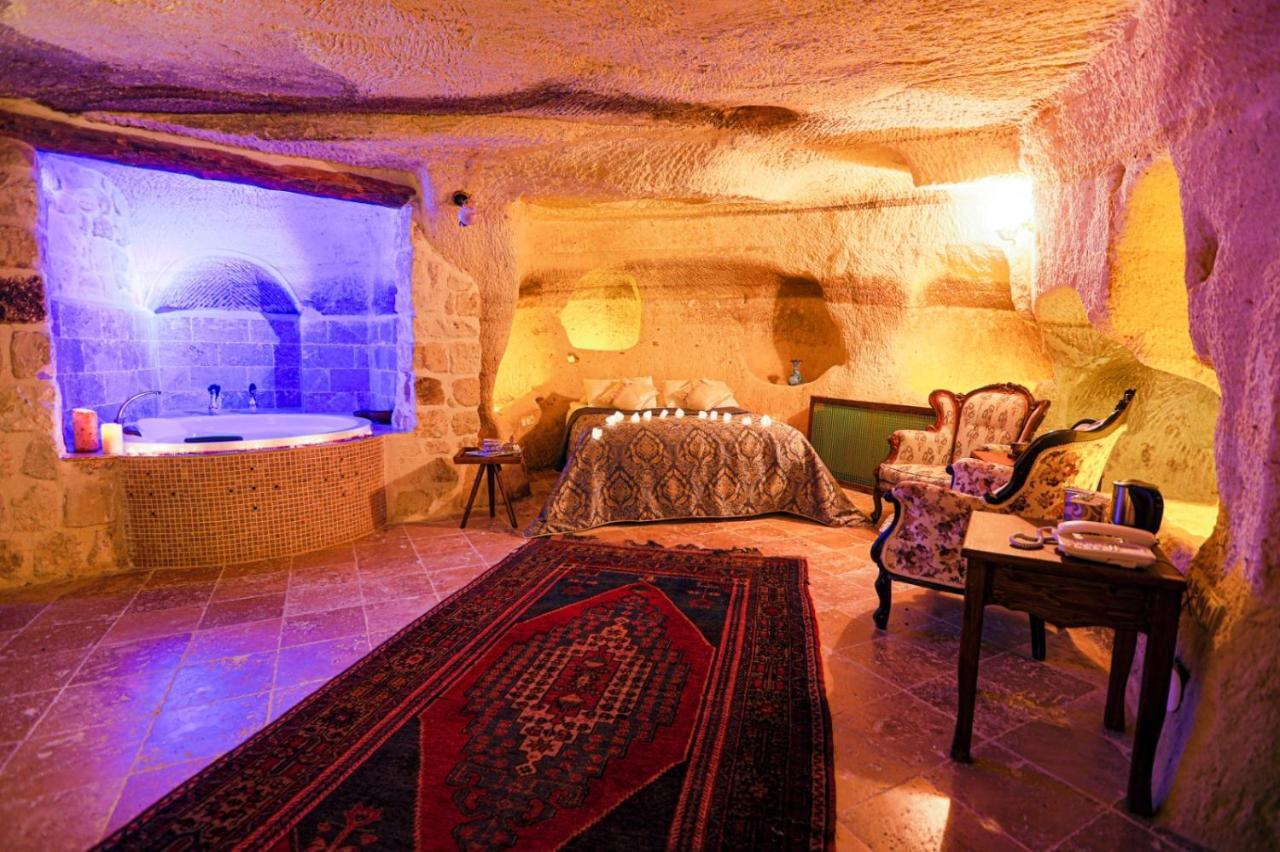 Sinasos Palace Cave Hotel Ürgüp Exterior photo