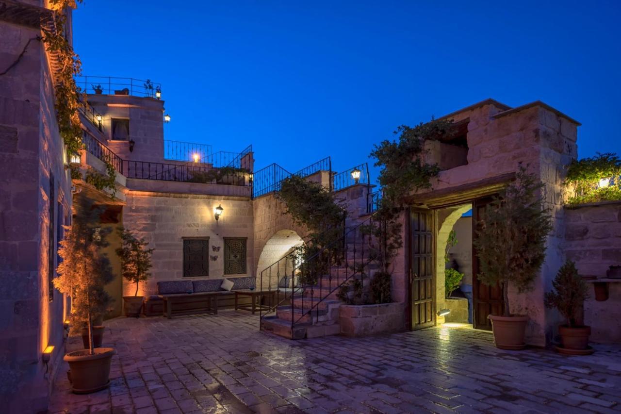 Sinasos Palace Cave Hotel Ürgüp Exterior photo