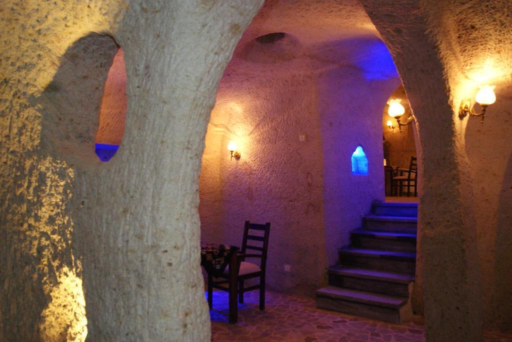 Sinasos Palace Cave Hotel Ürgüp Exterior photo