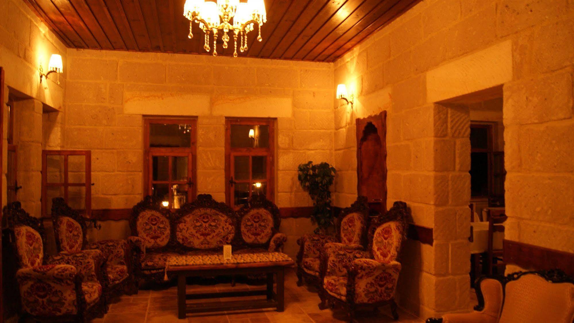 Sinasos Palace Cave Hotel Ürgüp Exterior photo